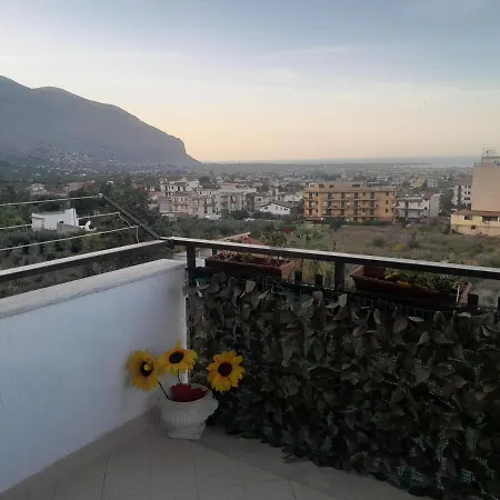 Appartamento Sotto Il Castello Carini